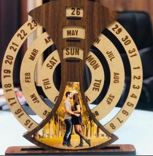 Giftiliya Wooden Calendar