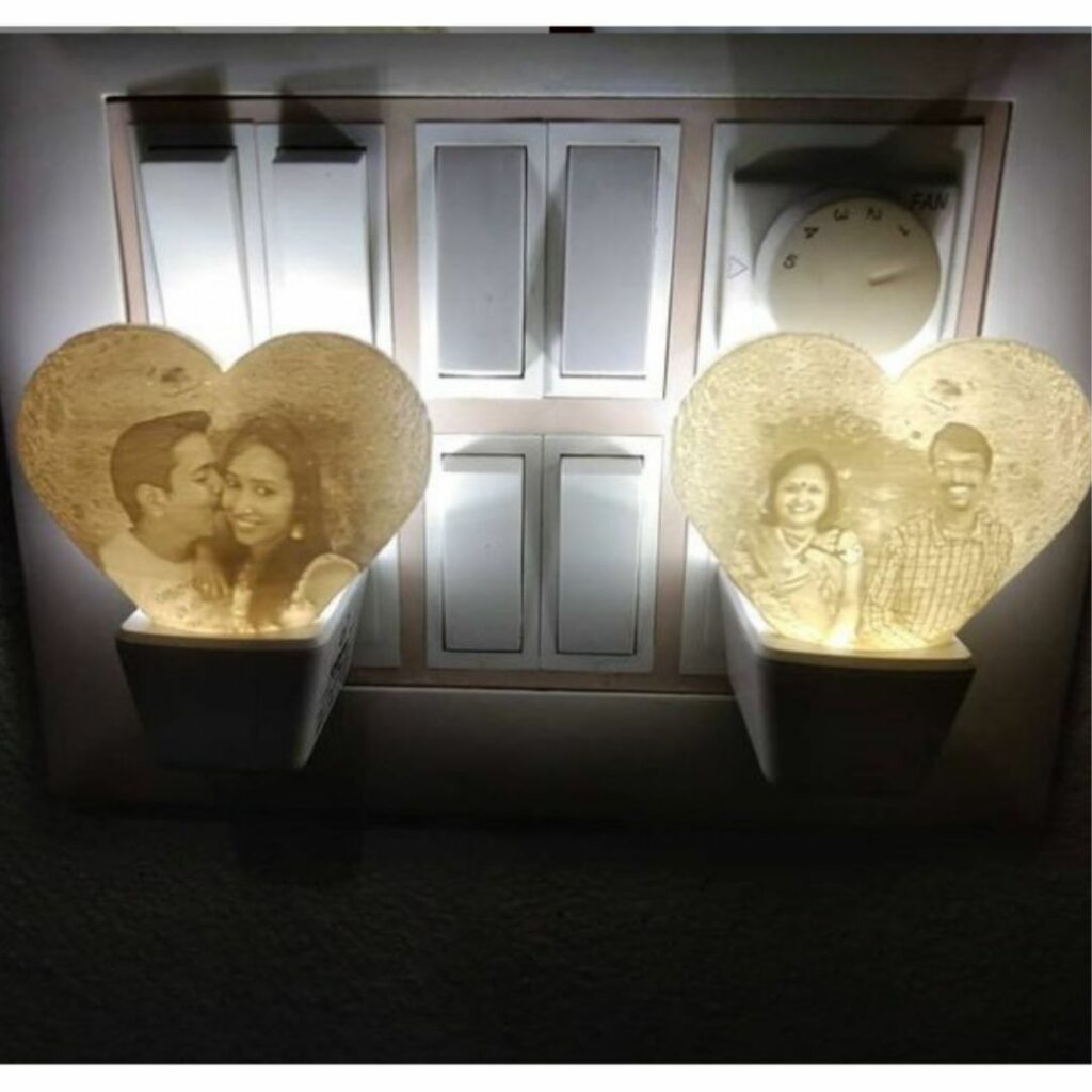 Giftiliya Mini Heart Moon Lamp