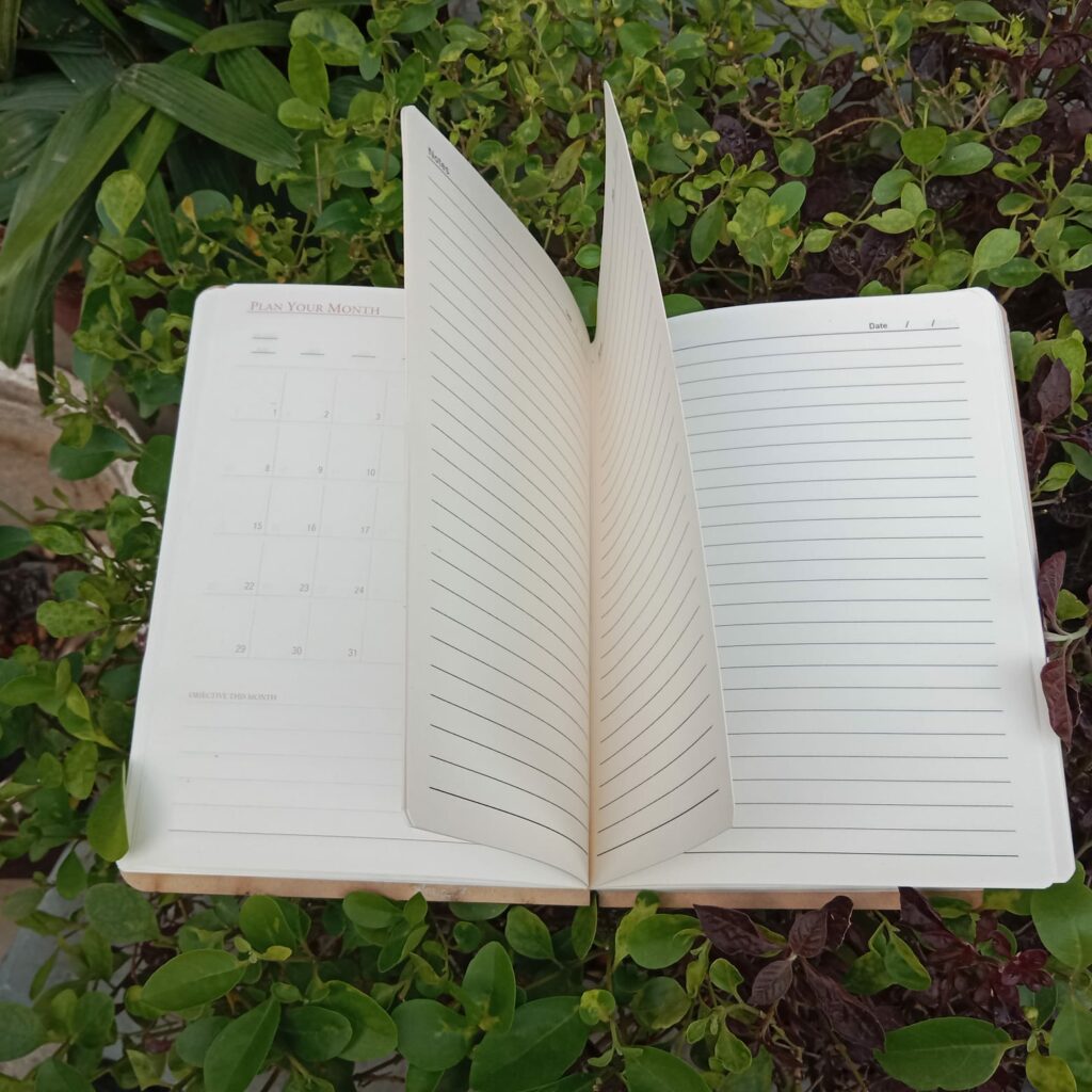 CUSTOMIZED WOODEN DIARY